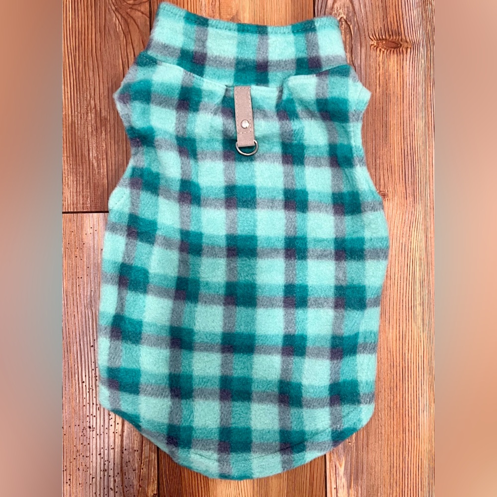 XL Flannel Pet shirt.  Green plaid.  Dog/Cat Sweater.  NWOT